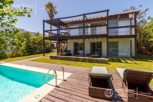 Venta Casa 6 Dormitorios Con Piscina Y Vista Al Mar En Punta Piedra La Barra Uruguay
