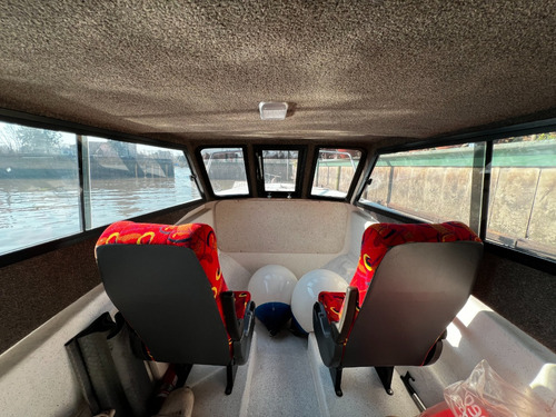 Tracker Cabinado Benavidez 8mts Mercruiser 260hp V8 Inyec