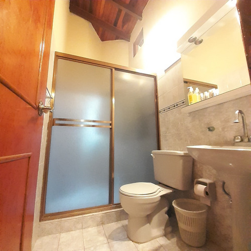 En Venta Cómodo Townhouse En Lecheria . Rosa Maria Evergreen