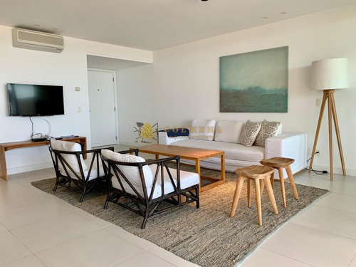 Apartamento En Venta Y Alquiler Temporario En Exclusiva Zona De Punta Ballena- Ref: 2818