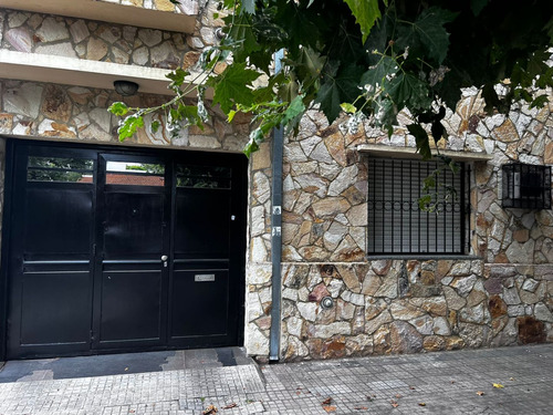 Venta De Casa 3 Dormitorios En Barrio Hipódromo, La Plata