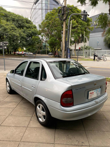 Chevrolet Corsa Classic 1.6 Gl Aa 4P