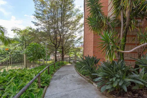 Apartamento En Venta En El Tesoro. Cod V15499