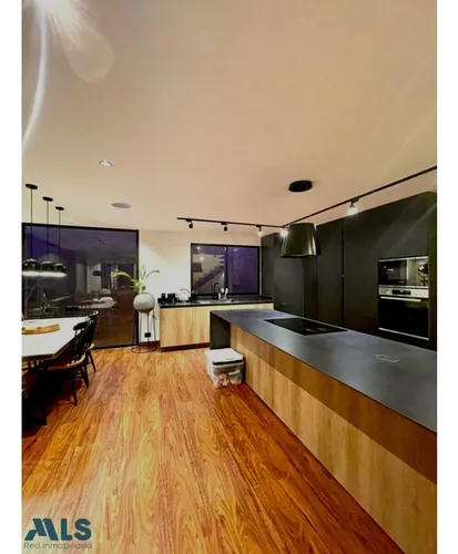 Casa Completamente Remodelada En El Campestre(mls#255908)