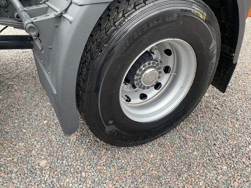 Imagem 13 de 15 de Iveco Hi Way 440 4x2 2015