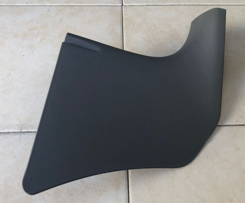 Moldura Pisa Alfombra Del Der Vw Jetta A4 Aut Americano 2002 (Usado)