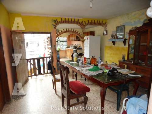 Casa En Venta, Uso Mixto, 6 Recámaras, Listo Remodelar, Calle 6, Sm 63, Av. Uxmal, Canún
