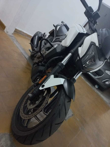 Imagen 12 de 22 de Bajaj Dominar 400