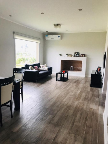 Imagen 13 de 30 de Casa En Venta En Barrio San Gabriel 4 Dorms Y Piscina
