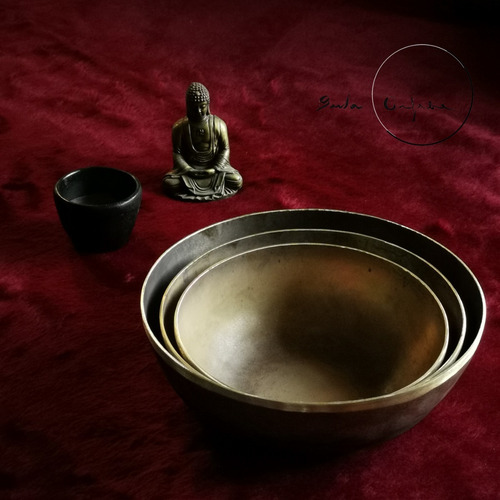 Imagen 1 de 7 de Set De Cuencos Tibetanos De 18+22+26 Cm - Buda Orfebre