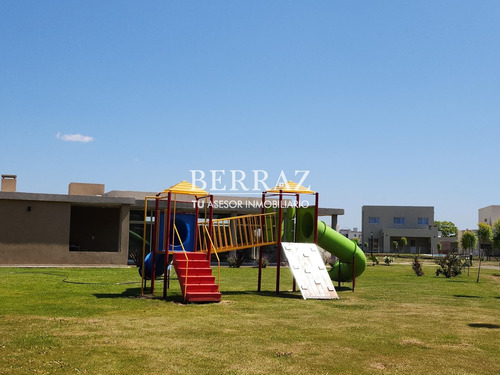 Casa Venta 5 Ambientes En Santa Lucía Pilar Del Este Lote De 467 M2