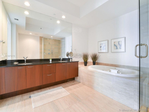 Departamento En Venta Ubicado En Sunny Isles, Miami, Florida