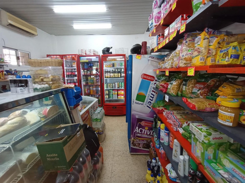 Imagen 4 de 13 de Fondo De Comercio Almacén Kiosco En Florida Esquina