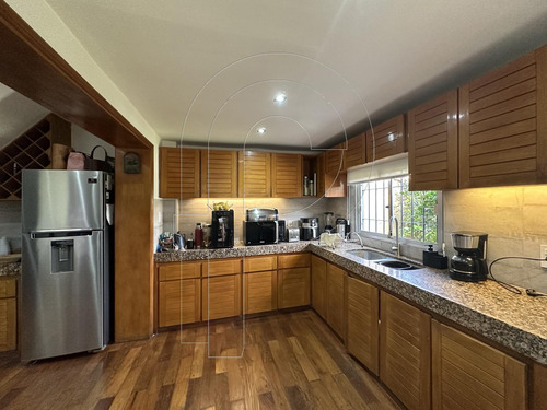 Venta Exclusiva Casa Con Piscina Y Barbacoa En El Prado, Montevideo