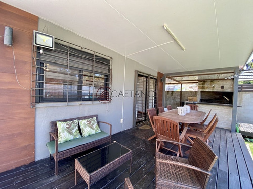 Imagen 15 de 25 de Linda Casa Con Piscina, A Solo 200mtrs. Del Mar! - Manantiales Balneario Buenos Aires