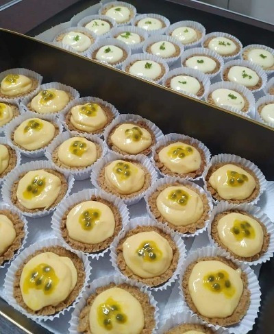 Imagem 3 de 3 de Salgados E Doces Para Festa