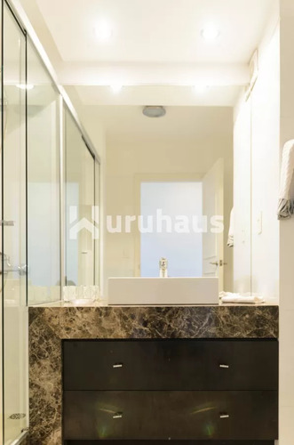 Alquiler Apartamento Tres Dormitorios Punta Del Este Playa Brava Edificio Torre Cristal
