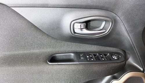Imagem 8 de 15 de 140419 - Jeep Renegade 2016 Com Garantia