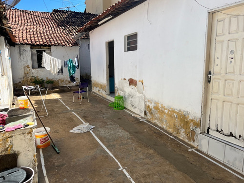 Vendo Casa Localizada No Centro De Elesbão Veloso Ao Lado Do Banco Do Brasil