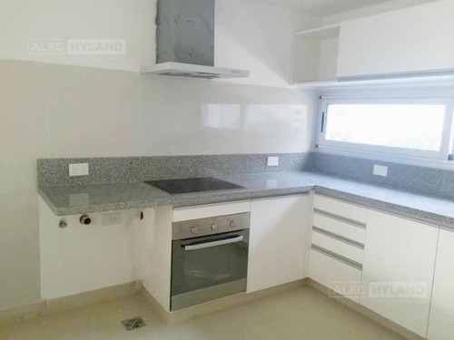 Imagen 7 de 17 de Casa En Venta 4 Ambientes - Punta Chica