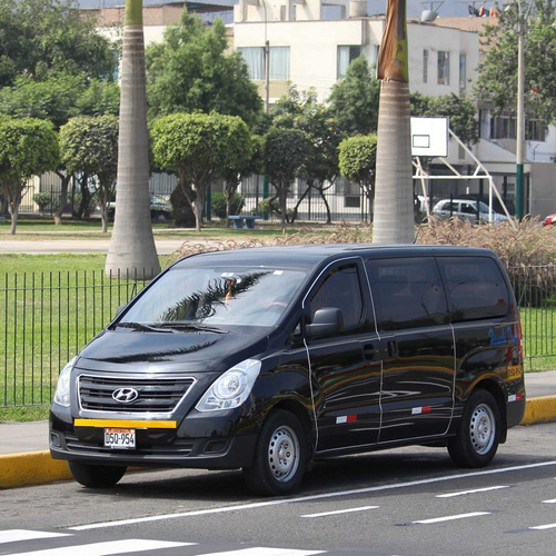 Imagen 1 de 8 de Alquiler De Mini Van - H1 Serv. De Transporte Turístico
