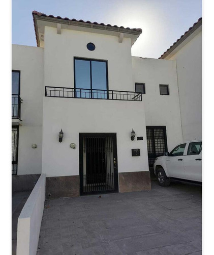 Casa En Venta En Valle De Los Almendros