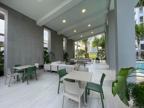 ¡apartamento De Lujo En Alquiler Con Amenidades De Resort!