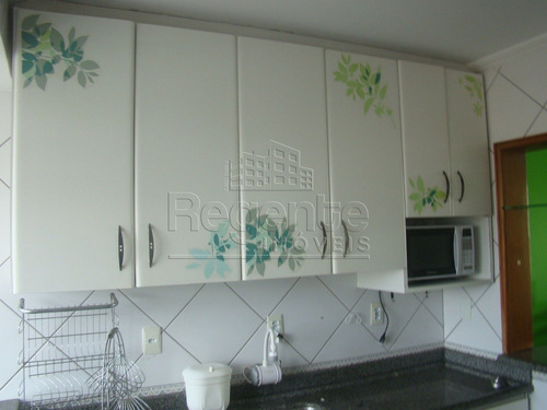 Imagem 8 de 15 de Apartamento Com 2 Quartos A Venda No Bairro Coqueiros Em Florianopolis. - V-81338