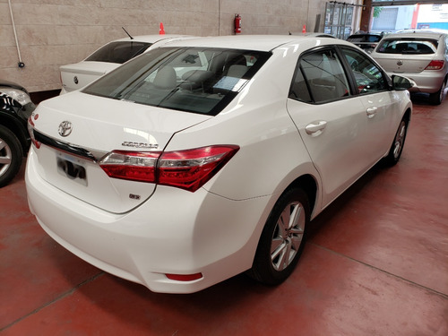 Imagen 2 de 16 de Toyota Corolla 2015 1.8 Xei Cvt 140cv