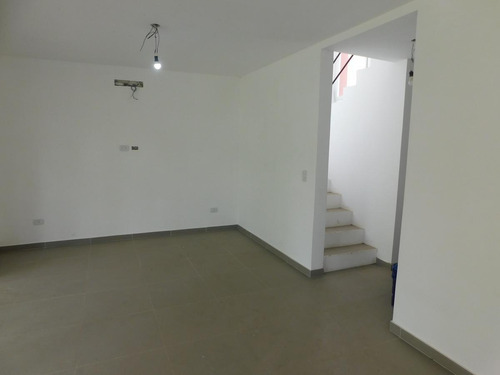 Imagen 11 de 18 de Casa En Venta - Francisco Alvarez