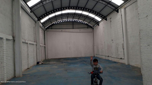 Imagen 5 de 12 de Comercial En Ricaurte(bogota) Fr: 21-502