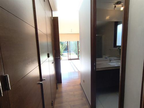 Espectacular Casa En Venta De 3 Dorm. En Chicureo