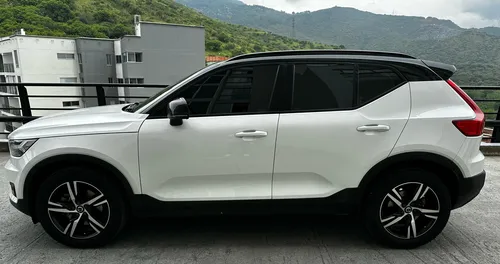 Volvo XC40 2.0 T4 R-Desing