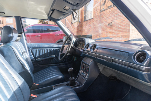 Mercedes-Benz 200 2.0 200 W123