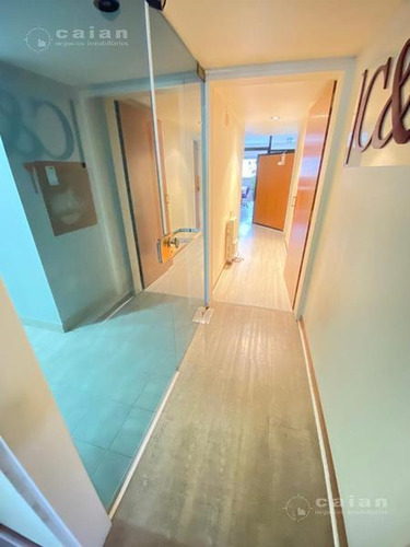 Imagen 4 de 4 de Venta - Oficina Amplia Y Muy Luminosa - Inmejorable Ubicacion - Metros De Cabildo Y Subte D