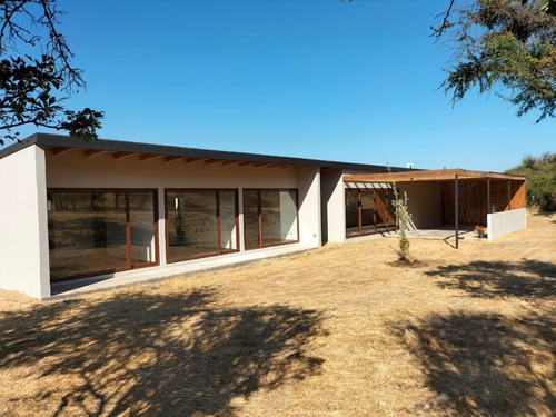 Casa En Arriendo En Condominio Hacienda De Zapallar, Curicó