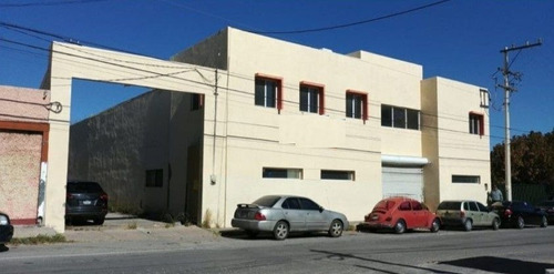 Edificio En Venta, Con Oficinas, Bodegas Y Estacionamiento P