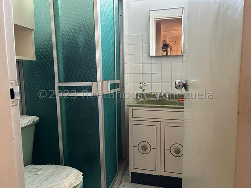 Comodo Y Amplio Apartamento En Venta En El Marques Smb 24-12752 Yy