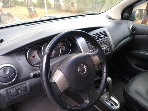 Imagem 2 de 5 de Nissan Livina 2013 1.8 Sl Flex Aut. 5p