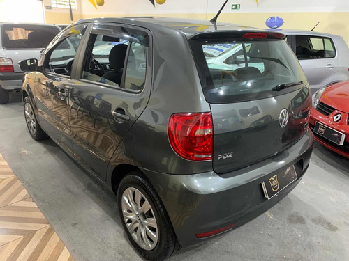 Imagem 4 de 10 de Volkswagen Fox 1.0 Vht Trend Total Flex 5p 2013