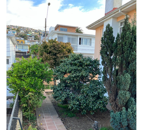 Excelente Casa Y Conectividad En Cerro Alegre