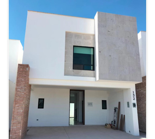 Casa En Venta En Residencial Senderos