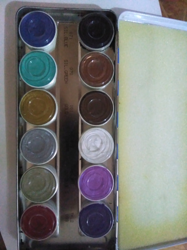 Polvo Micro Finish Powder Kryolan Y Paleta De Sombras 12 C.