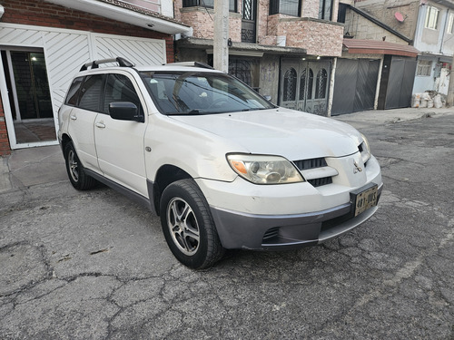 Mitsubishi Outlander 2.4 Ls Basica Aa Ee At