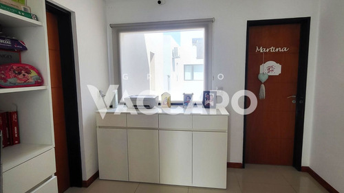 Casa En Venta 6 Ambientes En Maria Eugenia Rv