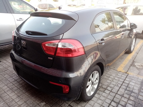 Imagen 8 de 15 de Kia Rio 2017 1.6 Hb Ex Mt