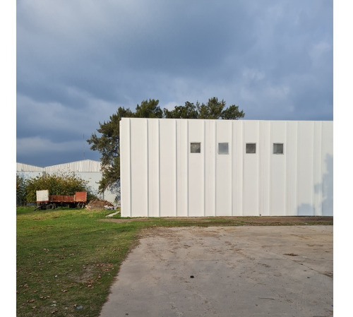 Imagen 14 de 20 de Deposito De 2200 M2