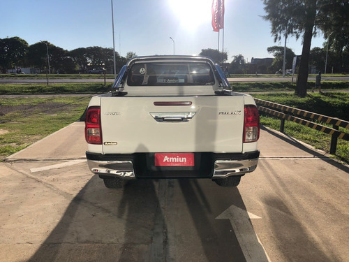 Imagen 7 de 10 de Toyota Hilux 4x4 Dc Sr 2.8 Tdi 6 Mt 2017 (int 7823)