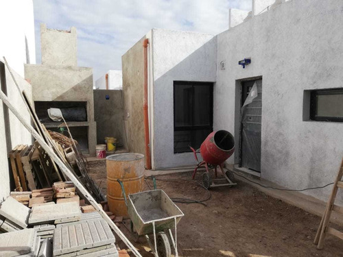 Imagen 10 de 12 de Venta Casa En Ph, 2 Dormitorios Y 2 Baños Claros Del Bosque!