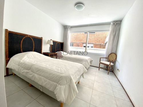 Imagen 12 de 20 de Excelente Apartamento Enfrente Al Puerto! - Punta Del Este Peninsula